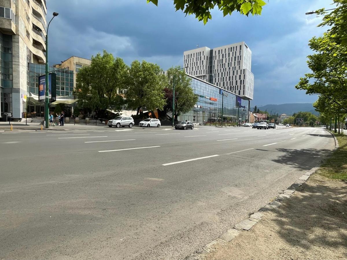 Premium Central Apartment Брашов Екстериор снимка