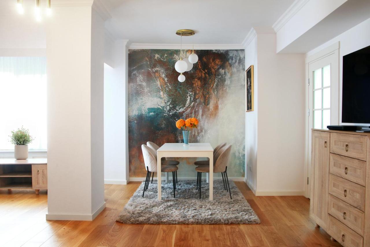 Premium Central Apartment Брашов Екстериор снимка